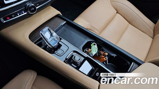 Volvo S90 2022 — ფოტო 8/20