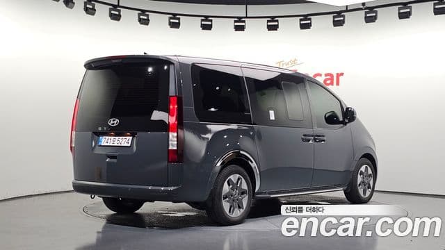 Hyundai Staria 2026 — Şəkil 17/30