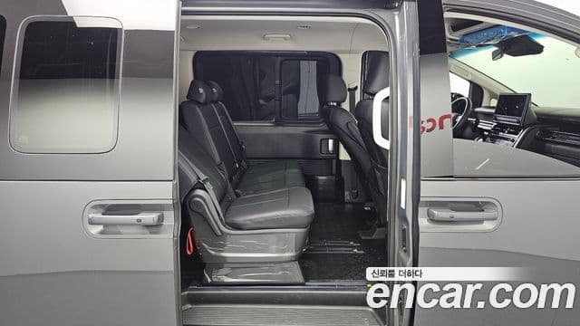 Hyundai Staria 2026 — Şəkil 11/30