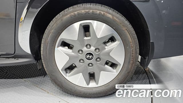 Hyundai Staria 2026 — Şəkil 13/30