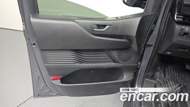 Hyundai Staria 2026 — Şəkil 14/30