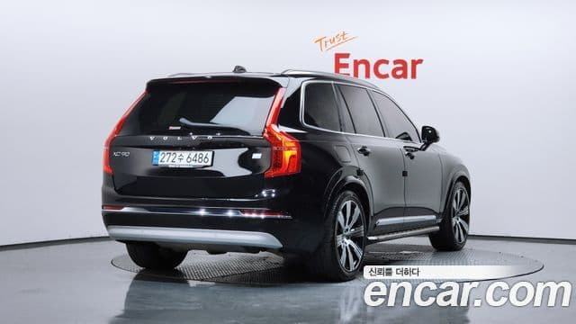 Volvo XC90 2022 — ფოტო 2/20