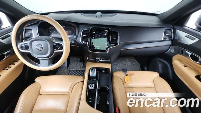 Volvo XC90 2022 — ფოტო 7/20