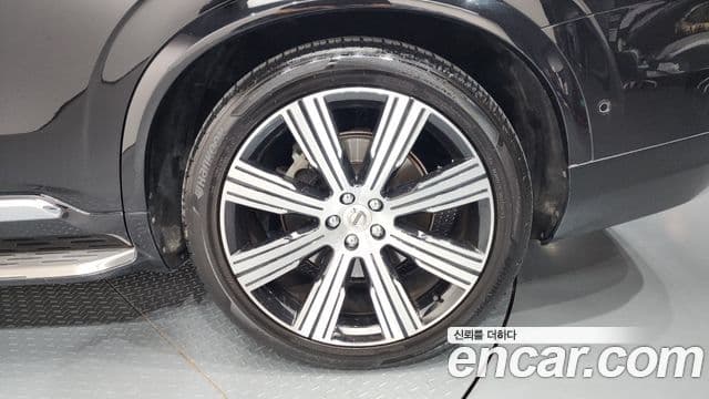 Volvo XC90 2022 — Photo 27/41