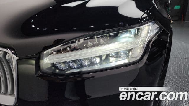 Volvo XC90 2022 — Photo 24/41