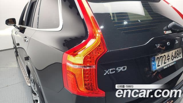 Volvo XC90 2022 — Photo 4/41