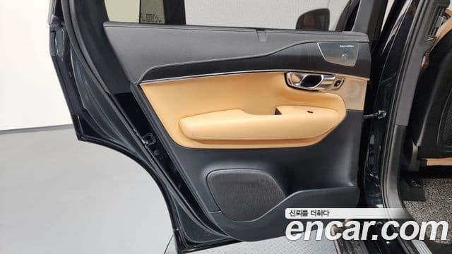 Volvo XC90 2022 — Photo 41/41