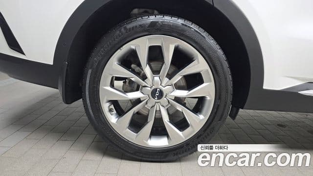 Kia Sorento 2023 — ფოტო 5/20