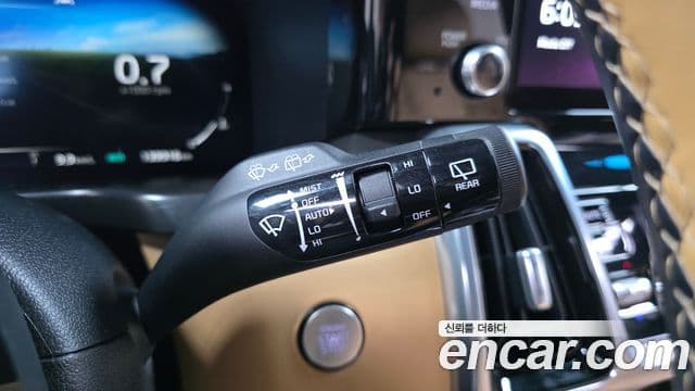 Kia Sorento 2023 — ფოტო 18/20