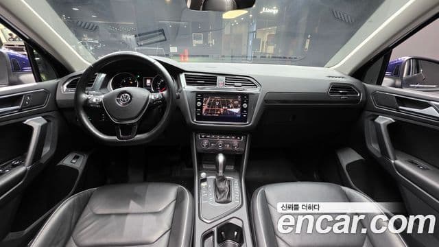 Volkswagen Tiguan 2018 — Şəkil 7/20
