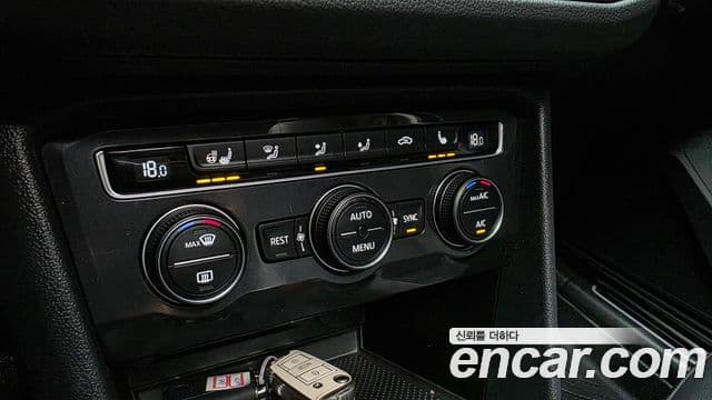 Volkswagen Tiguan 2018 — Şəkil 16/20