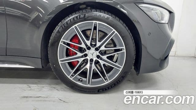 Mercedes-Benz AMG GT 2025 — Photo 3/20
