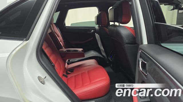 Porsche Macan 2020 — Şəkil 12/32