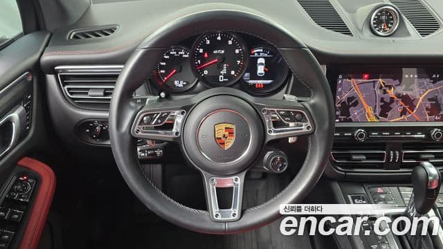 Porsche Macan 2020 — Şəkil 22/32