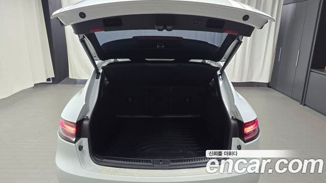 Porsche Macan 2020 — Şəkil 16/32