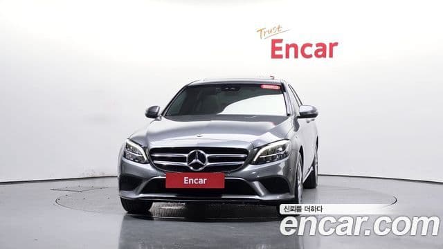 Mercedes-Benz C-Class 2019 — ფოტო 3/20