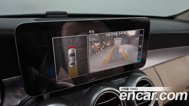 Mercedes-Benz C-Class 2019 — ფოტო 15/20