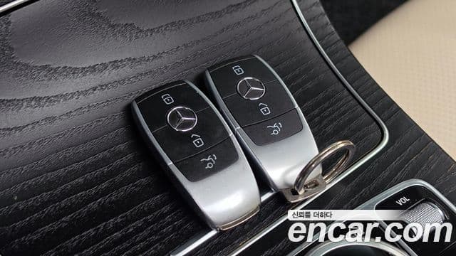 Mercedes-Benz C-Class 2019 — ფოტო 20/20