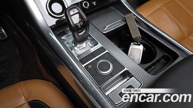 Land Rover Range Rover Sport 2018 — Photo 16/20