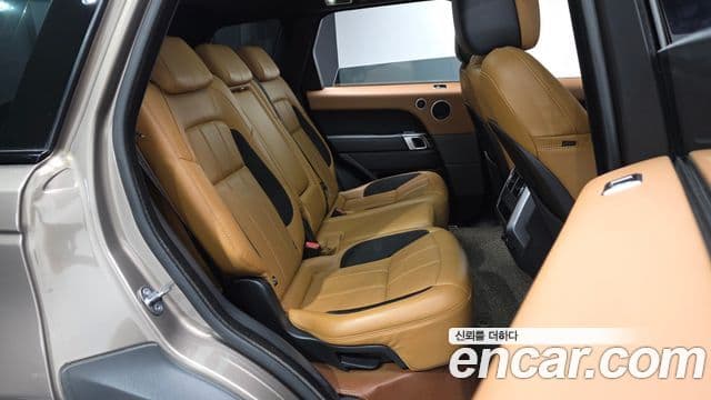 Land Rover Range Rover Sport 2018 — Photo 19/20