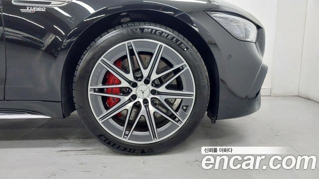 Mercedes-Benz AMG GT 2025 — Photo 9/20