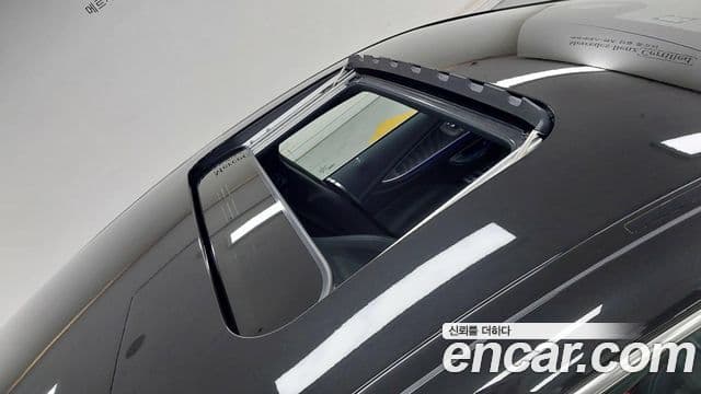 Mercedes-Benz AMG GT 2025 — Photo 11/20