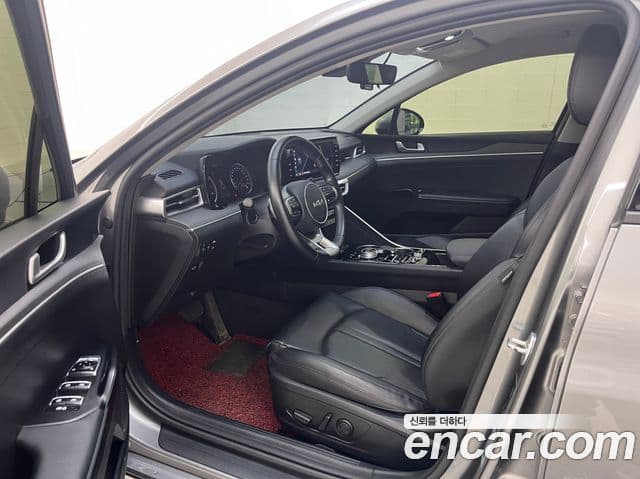 Kia K5 2022 — Şəkil 13/18