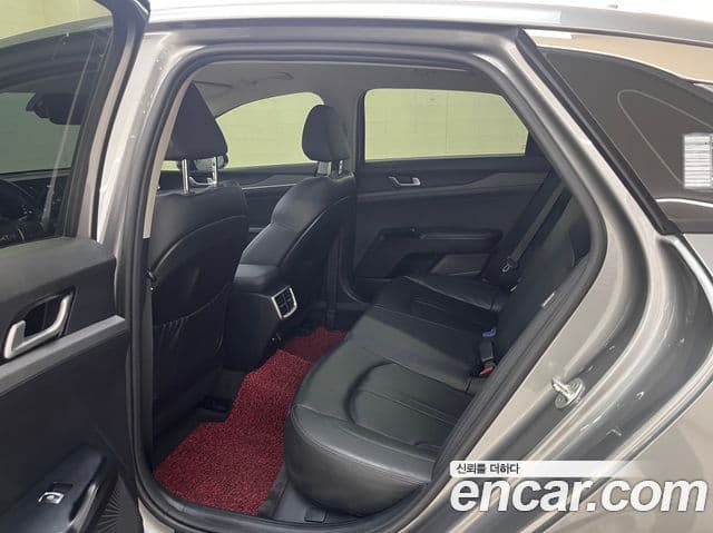 Kia K5 2022 — Şəkil 14/18