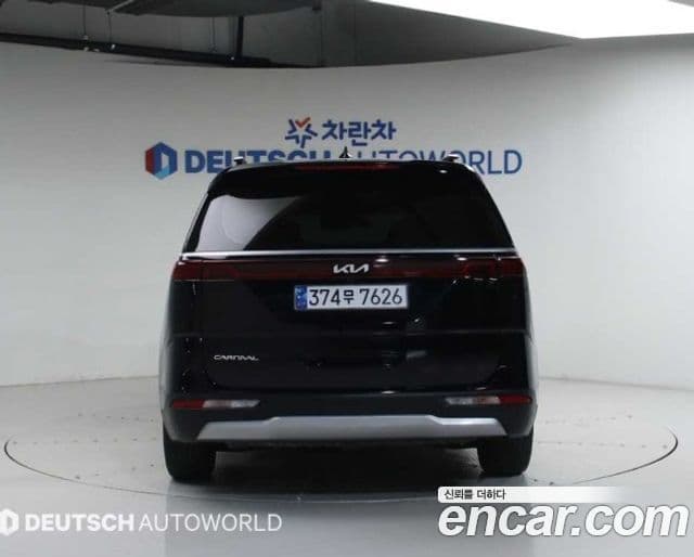 Kia Carnival 2023 — ფოტო 3/20