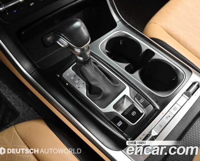 Kia Carnival 2023 — ფოტო 7/20