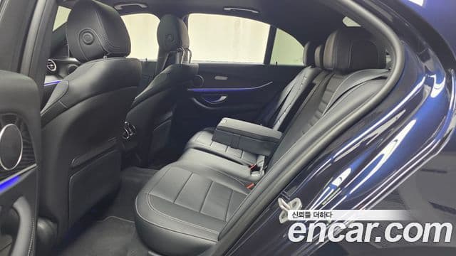 Mercedes-Benz E-Class 2022 — ფოტო 12/20