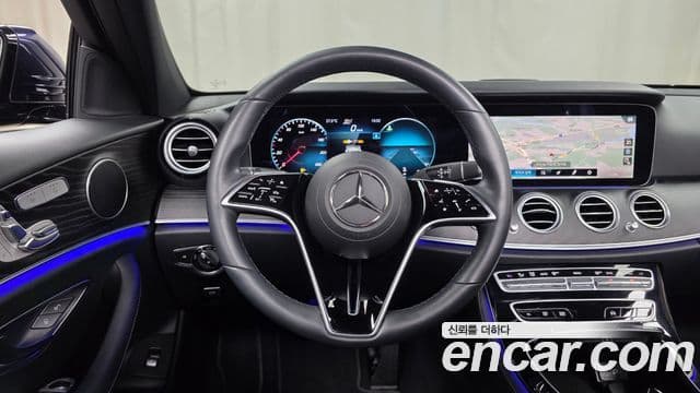 Mercedes-Benz E-Class 2022 — ფოტო 13/20