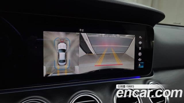 Mercedes-Benz E-Class 2022 — ფოტო 15/20