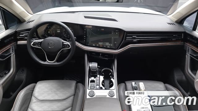 Volkswagen Touareg 2023 — Şəkil 7/20