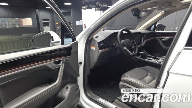 Volkswagen Touareg 2023 — Şəkil 10/20