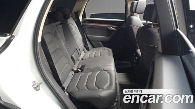 Volkswagen Touareg 2023 — Şəkil 11/20