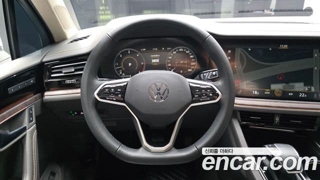 Volkswagen Touareg 2023 — Şəkil 13/20