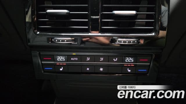 Volkswagen Touareg 2023 — Şəkil 20/20