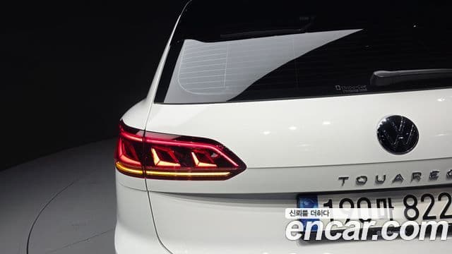 Volkswagen Touareg 2023 — Photo 30/33