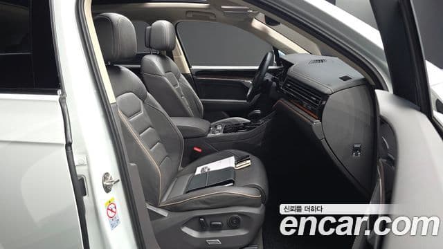 Volkswagen Touareg 2023 — Photo 27/33