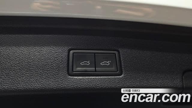 Volkswagen Touareg 2023 — Photo 15/33