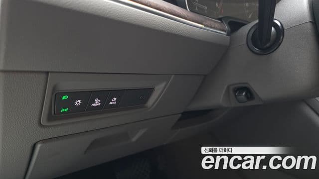 Volkswagen Touareg 2023 — Photo 6/33
