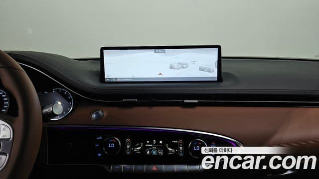 Genesis GV70 2021 — ფოტო 13/20