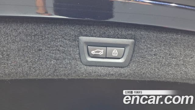 BMW 8 Series 2021 — Photo 4/39