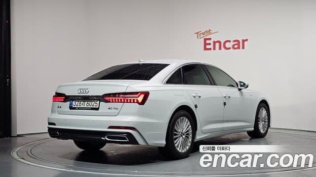 Audi A6 2020 — ფოტო 2/20