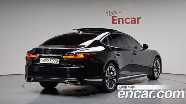 Lexus LS500 2022 — фото 2 из 20