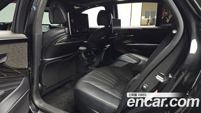 Lexus LS500 2022 — Photo 37/43