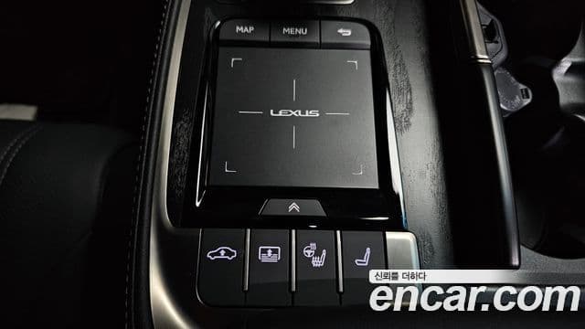 Lexus LS500 2022 — Photo 15/43