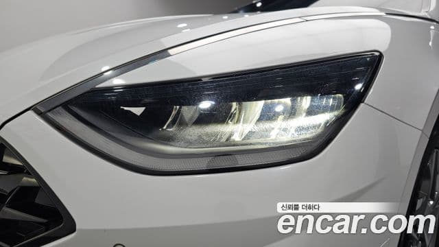 Hyundai Sonata Hybrid 2022 — Photo 10/33