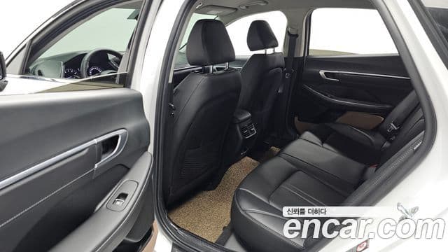 Hyundai Sonata Hybrid 2022 — Photo 9/33